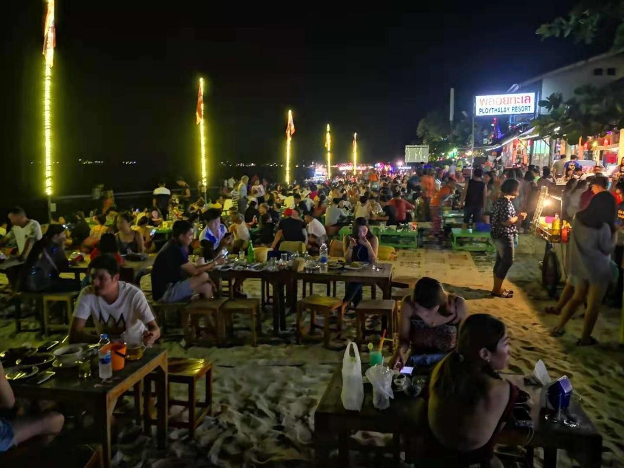 Venetian Poseidon Pool Hotel Pantai Jomtien Bagian luar foto